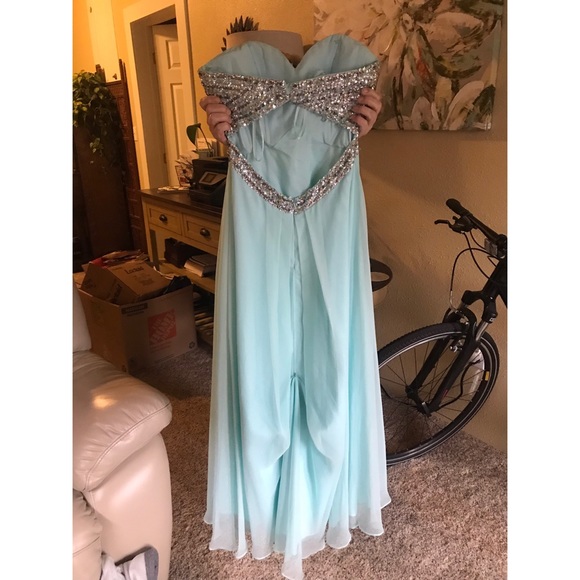 Prom Dress. Worn once; looks brand new! Size 2. - Picture 7 of 7